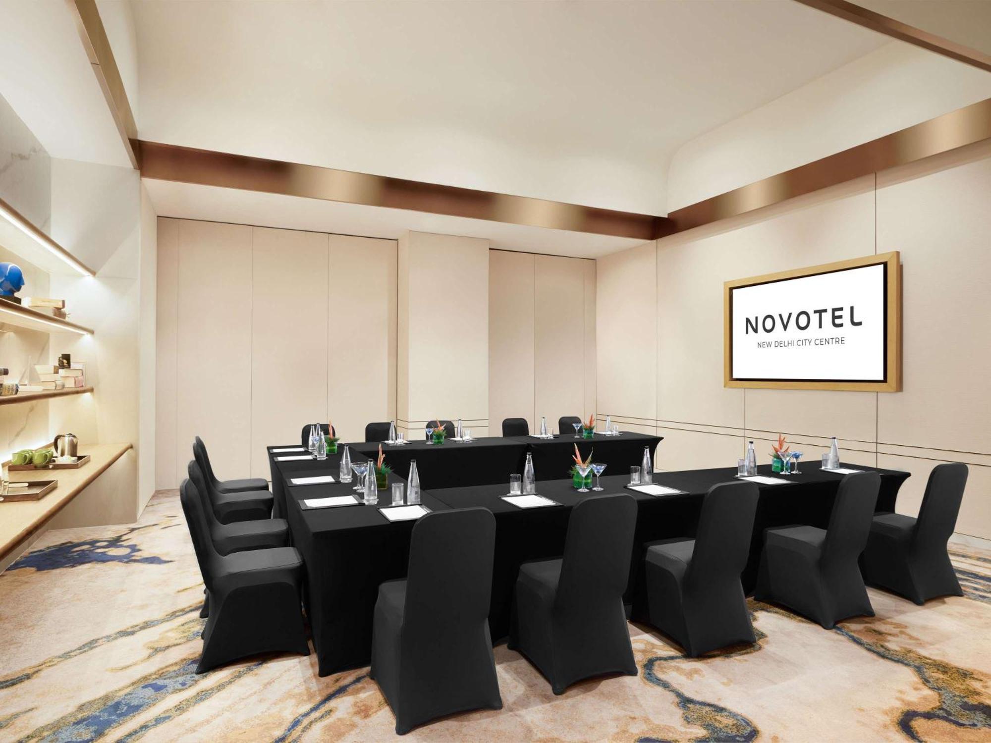 Novotel New Delhi City Centre Exteriör bild